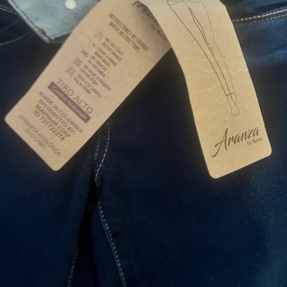 Selling my Colombian jeans 👖 - Picture 4 of 4